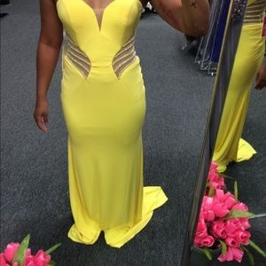 Size 6 Prom/Pageant strapless dress NEVER WORN